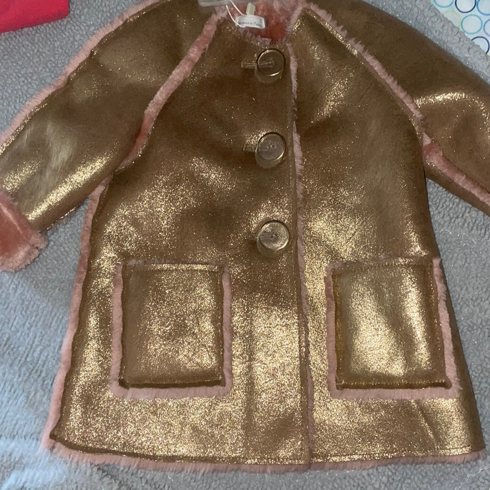 Cute coat soft material tag is still on never worn